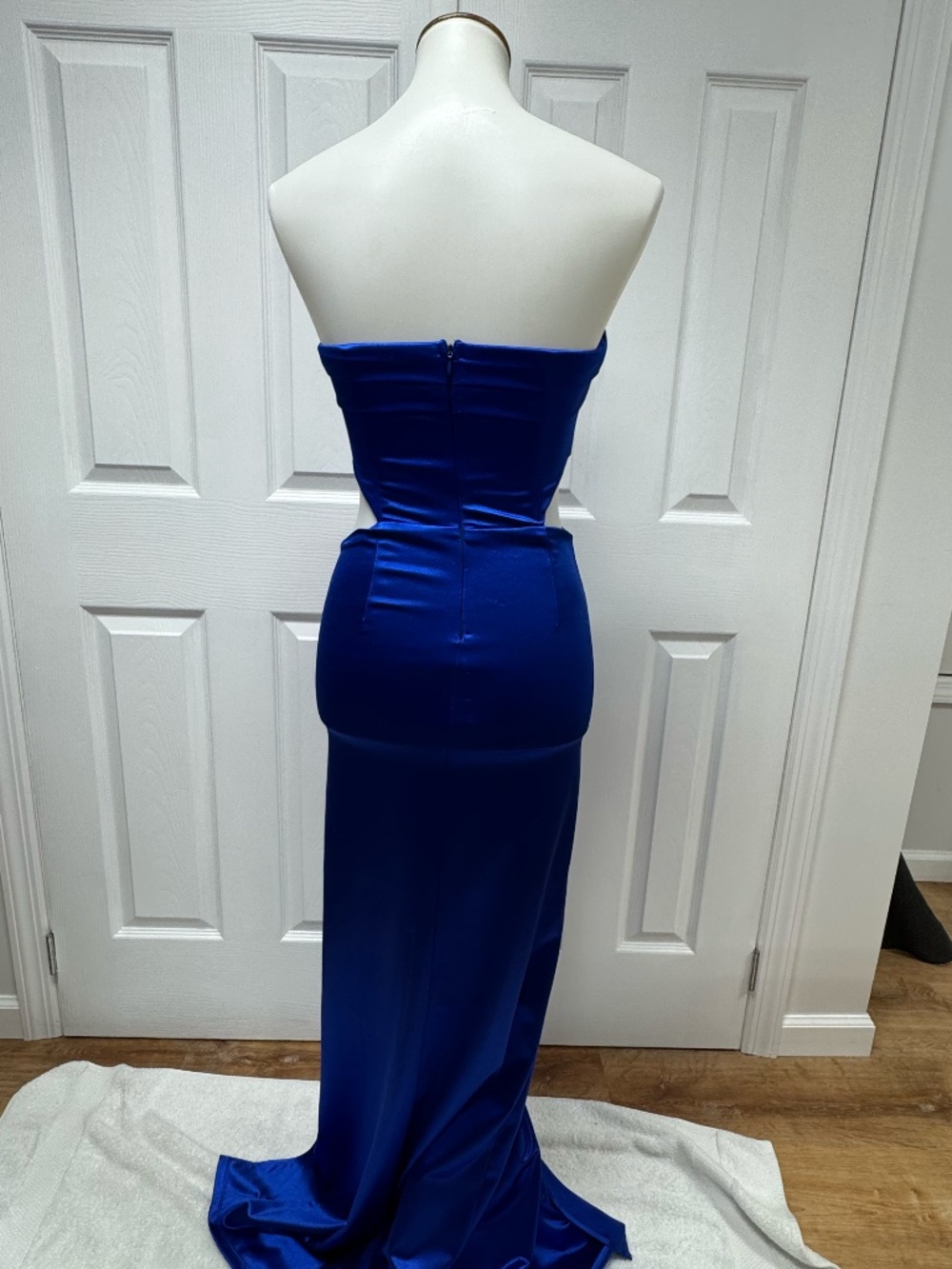 Lucy in the Sky Satin Cutout Corset Maxi in Blue - Size S - NEW Without Tag. - Picture 14 of 15